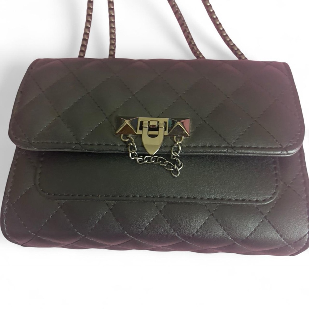 Elegant Black Quilted Women's Bag
